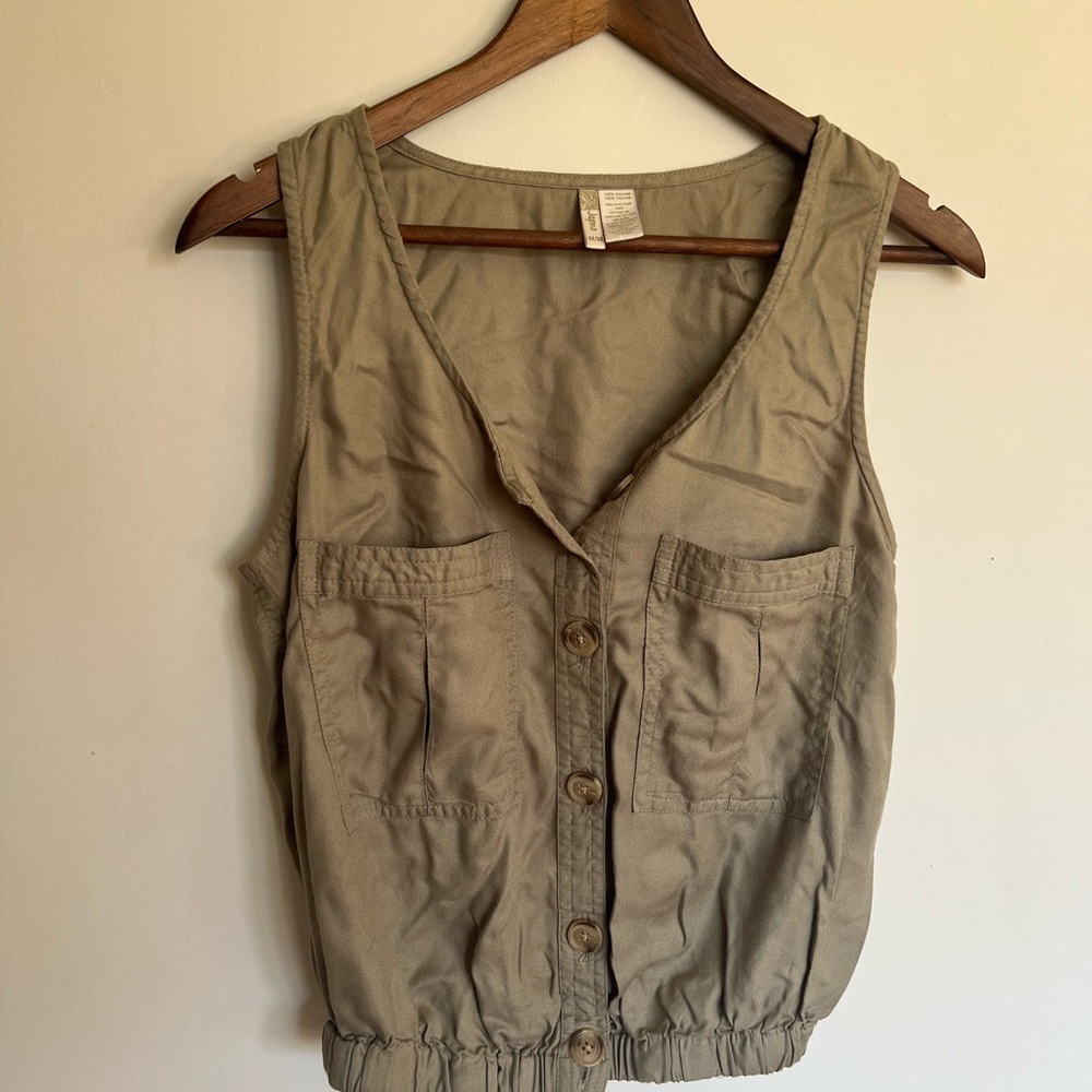 Japna Khaki Sleeveless Button-Up Top